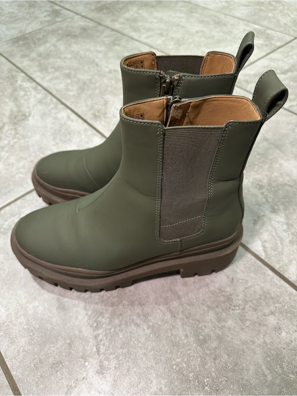 Women’s Vionic Chelsea Rain Boots in Olive Green